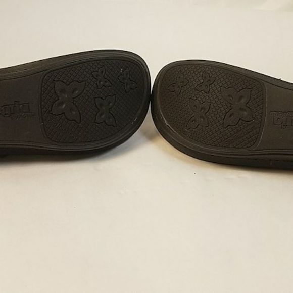 Women's Alegria Brown Leather Clogs - Picture 5 of 8